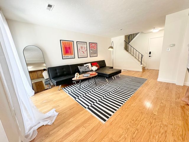 32 Elderwood Dr 32, Stoughton, MA 02072