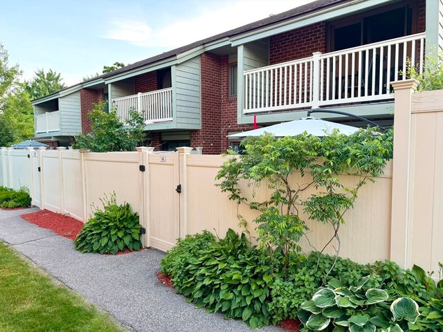 32 Elderwood Dr 32, Stoughton, MA 02072