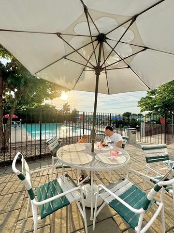 32 Elderwood Dr 32, Stoughton, MA 02072