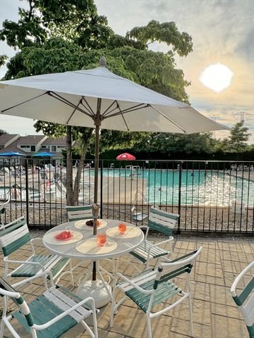 32 Elderwood Dr 32, Stoughton, MA 02072