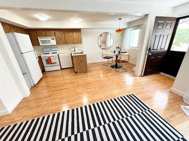 32 Elderwood Dr 32, Stoughton, MA 02072