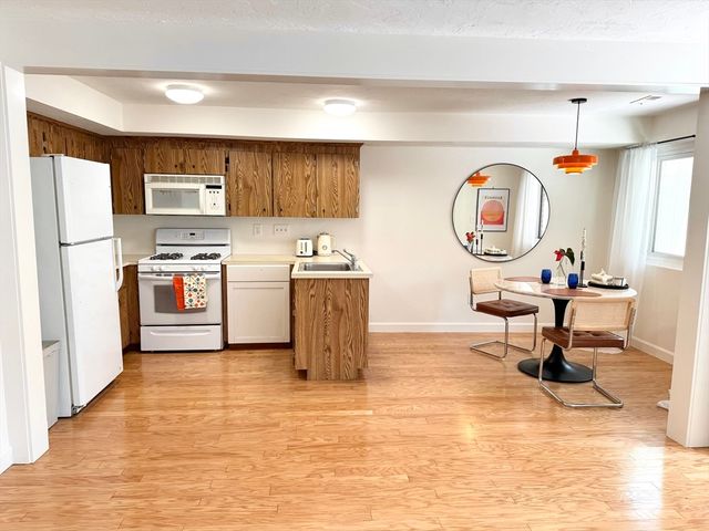 32 Elderwood Dr 32, Stoughton, MA 02072