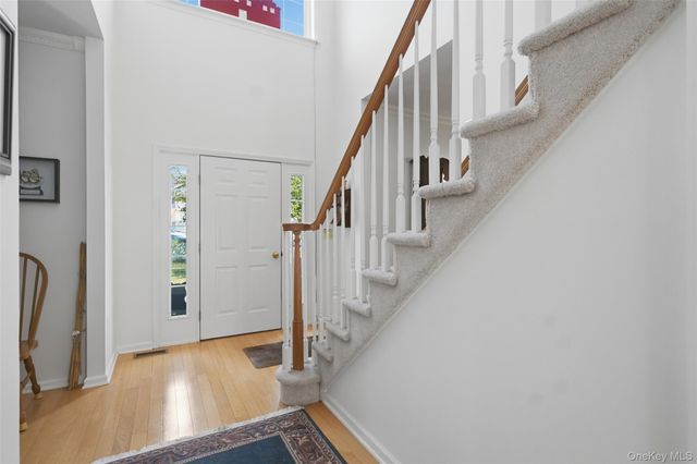 2 Gatehouse Place, Walden, NY 12586