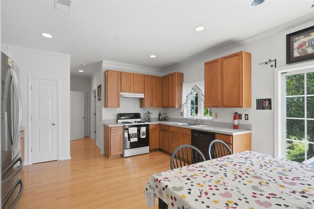 2 Gatehouse Place, Walden, NY 12586