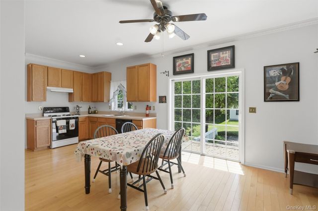 2 Gatehouse Place, Walden, NY 12586
