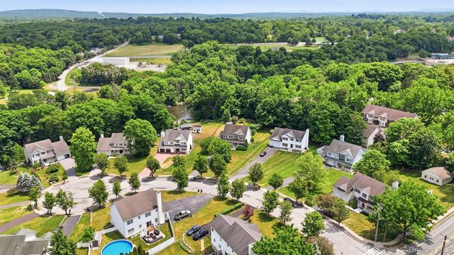 2 Gatehouse Place, Walden, NY 12586