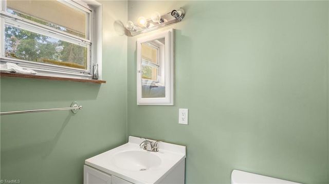 1533 Pecan Drive, High Point, NC 27263