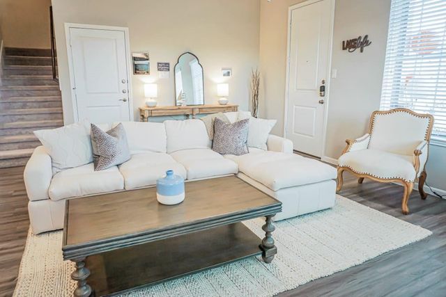 9918 Crescent Cove Drive, Montgomery, TX 77356