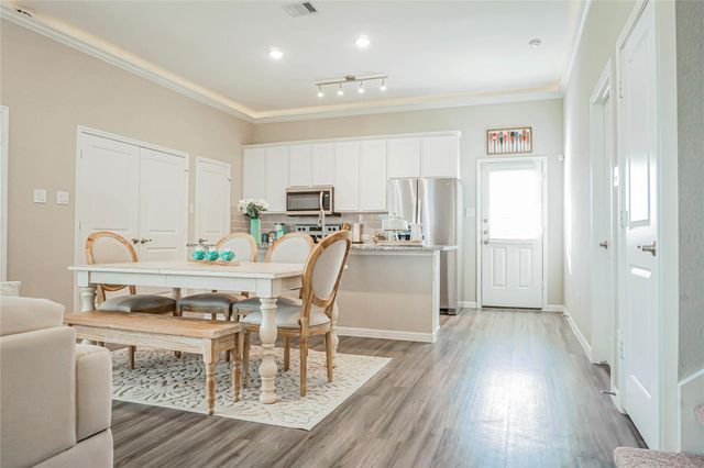 9918 Crescent Cove Drive, Montgomery, TX 77356