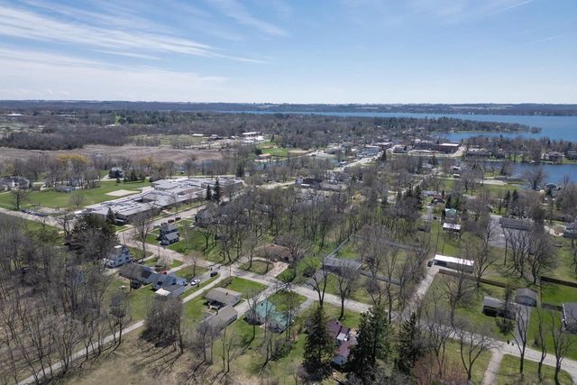 472 North Street, Green Lake, WI 54941