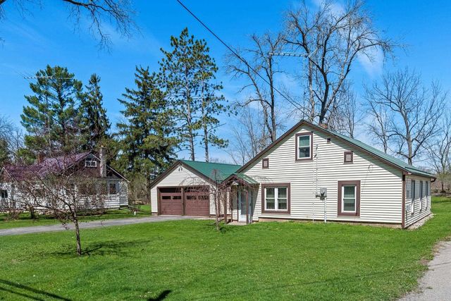 472 North Street, Green Lake, WI 54941