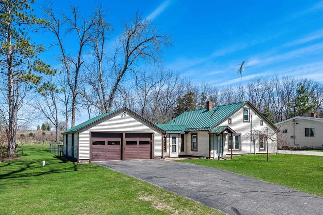 472 North Street, Green Lake, WI 54941