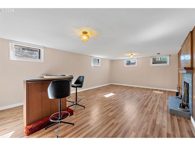 1720 Se 130TH Ave, Portland, OR 97233