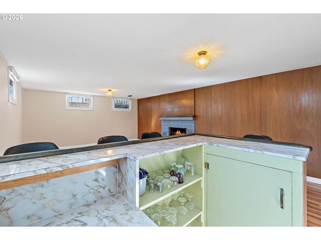 1720 Se 130TH Ave, Portland, OR 97233