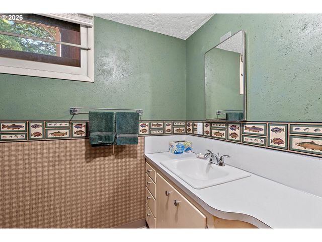 1720 Se 130TH Ave, Portland, OR 97233