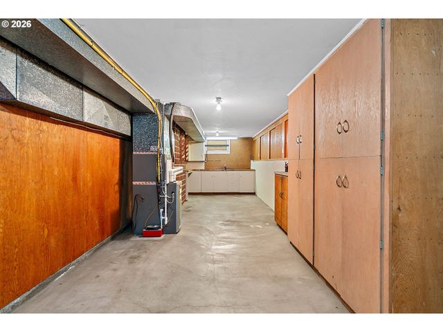 1720 Se 130TH Ave, Portland, OR 97233