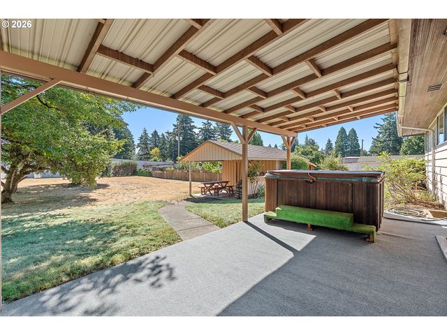 1720 Se 130TH Ave, Portland, OR 97233