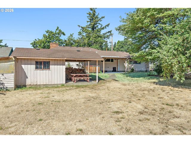 1720 Se 130TH Ave, Portland, OR 97233