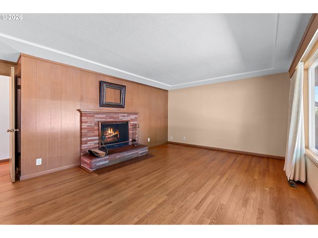 1720 Se 130TH Ave, Portland, OR 97233