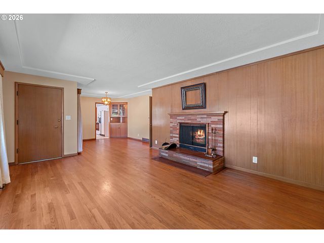 1720 Se 130TH Ave, Portland, OR 97233