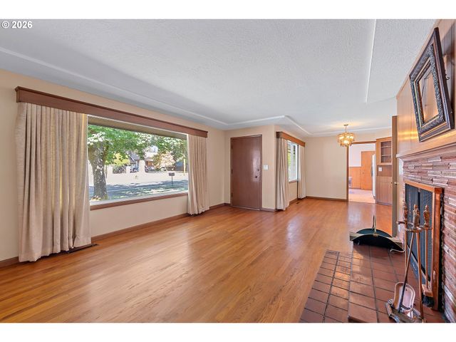 1720 Se 130TH Ave, Portland, OR 97233