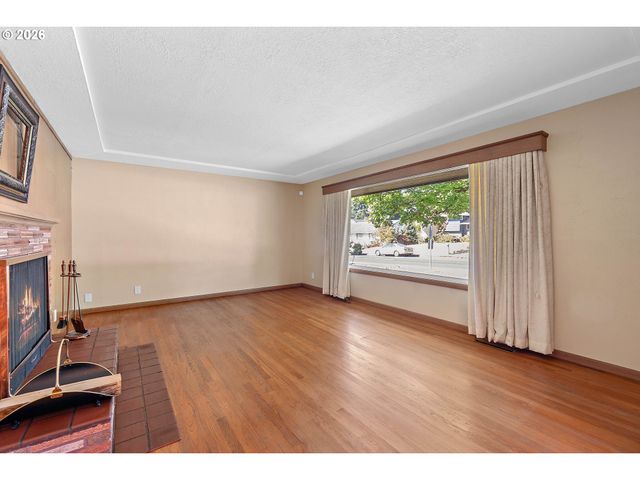 1720 Se 130TH Ave, Portland, OR 97233