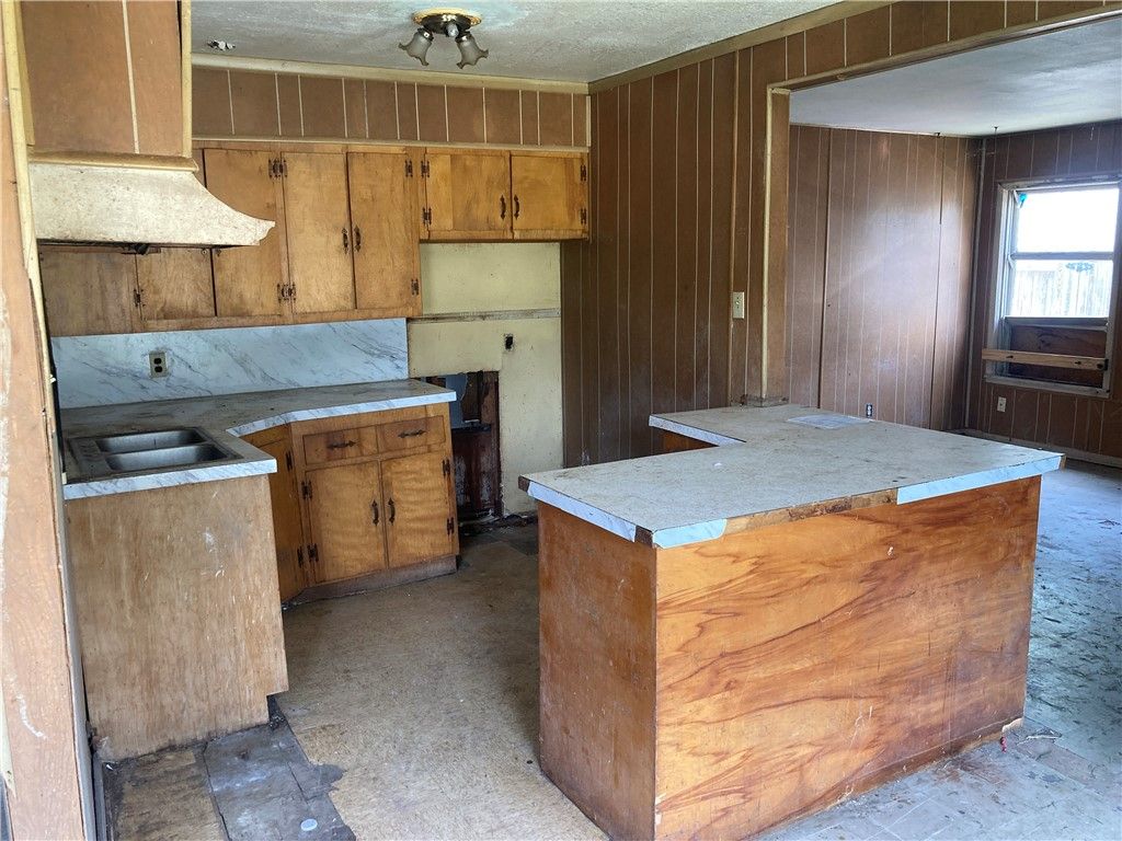4818 Franklin Dr, Corpus Christi, TX 78415 — photo 3