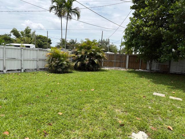 706 Glenn Parkway, Hollywood, FL 33021