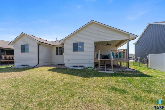 610 Hillside St Street, Harrisburg, SD 57032
