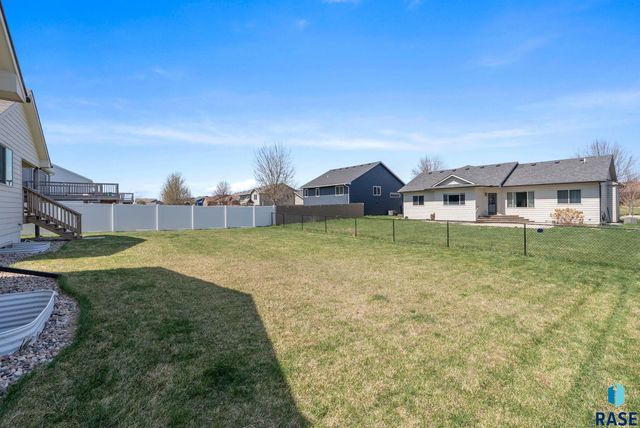 610 Hillside St Street, Harrisburg, SD 57032
