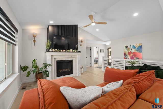 610 Hillside St Street, Harrisburg, SD 57032