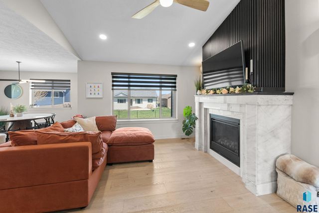 610 Hillside St Street, Harrisburg, SD 57032
