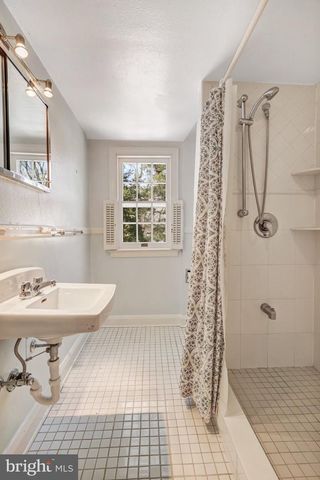 3916 MILITARY RD, Arlington, VA 22207