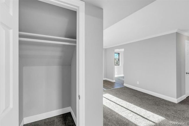 105 Newbrook Lane 105, Bay Shore, NY 11706