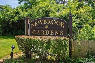 105 Newbrook Lane 105, Bay Shore, NY 11706