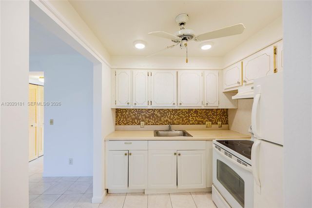 303 Preston H 303, Boca Raton, FL 33434