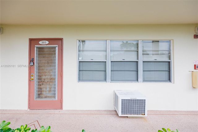 303 Preston H 303, Boca Raton, FL 33434