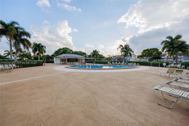 303 Preston H 303, Boca Raton, FL 33434