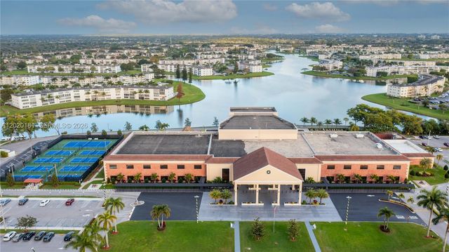 303 Preston H 303, Boca Raton, FL 33434