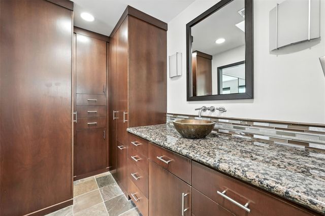 2019 Mcclendon Street, Houston, TX 77030