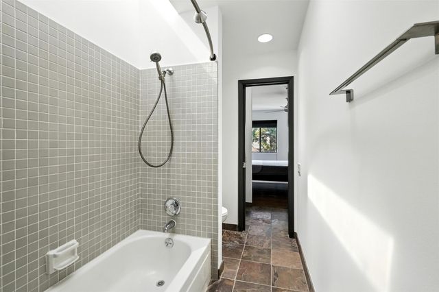 2019 Mcclendon Street, Houston, TX 77030