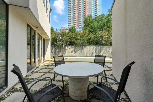 2019 Mcclendon Street, Houston, TX 77030