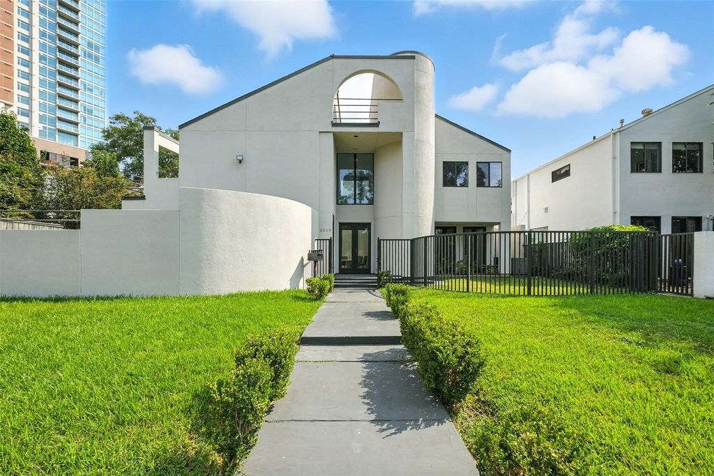 2019 Mcclendon Street, Houston, TX 77030