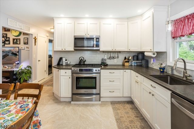 30 Hunterdon Rd, West Orange Twp., NJ 07052
