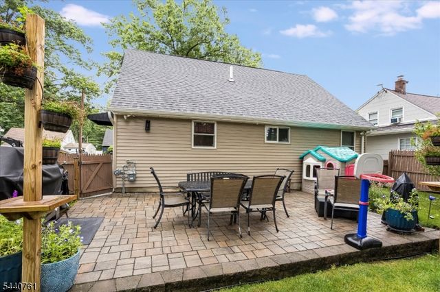 30 Hunterdon Rd, West Orange Twp., NJ 07052