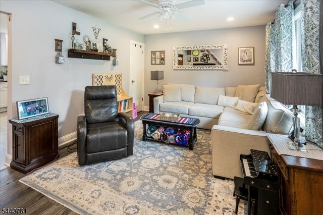30 Hunterdon Rd, West Orange Twp., NJ 07052