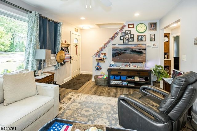 30 Hunterdon Rd, West Orange Twp., NJ 07052