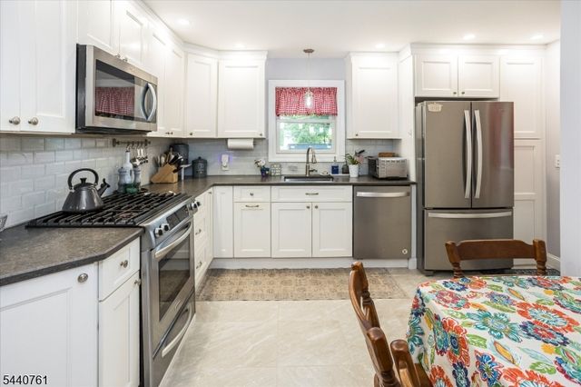 30 Hunterdon Rd, West Orange Twp., NJ 07052