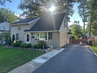 30 Hunterdon Rd, West Orange Twp., NJ 07052