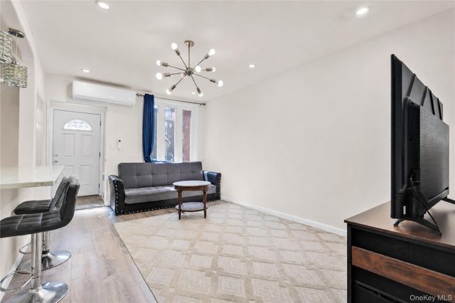25-22 45th Street 1, Astoria, NY 11103